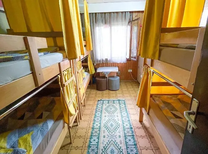 ホステル Hi スコピエ